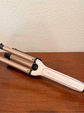 Remington Triple Barrel Waver in Rose Gold and White